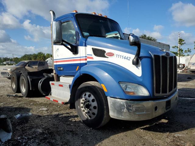  Salvage Peterbilt 579