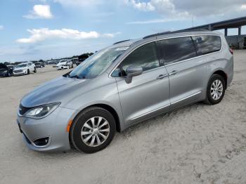  Salvage Chrysler Pacifica