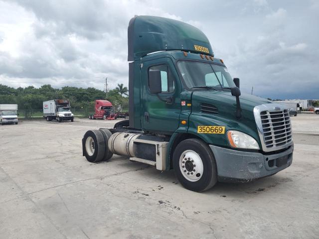  Salvage Freightliner Cascadia 1