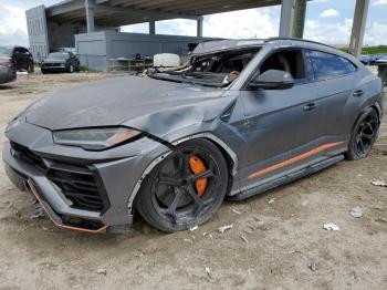  Salvage Lamborghini Urus