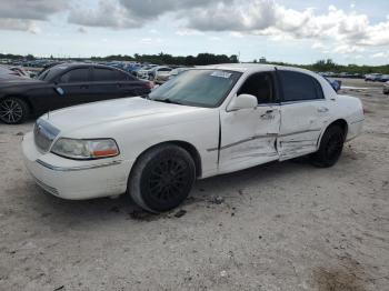  Salvage Lincoln Towncar