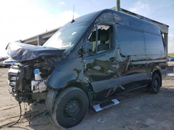  Salvage Mercedes-Benz Sprinter