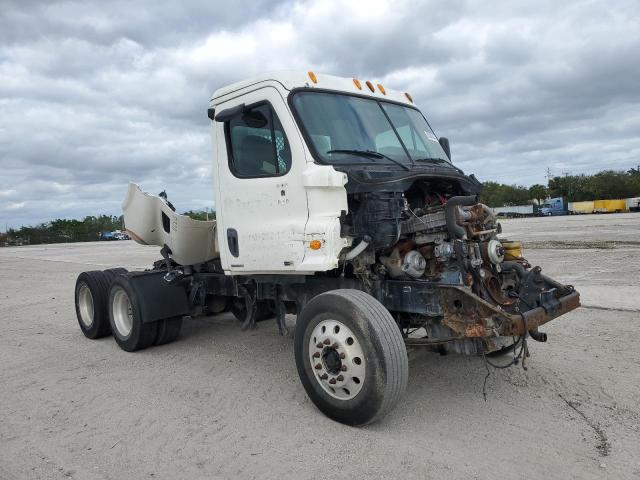  Salvage Freightliner Cascadia 1