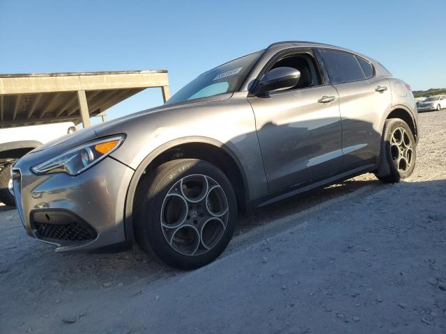  Salvage Alfa Romeo Stelvio