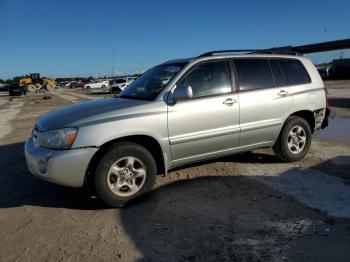  Salvage Toyota Highlander