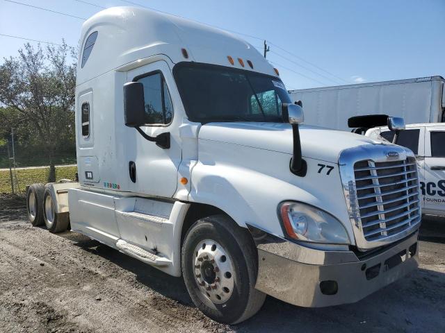  Salvage Freightliner Cascadia 1