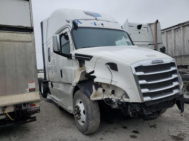  Salvage Freightliner Cascadia 1