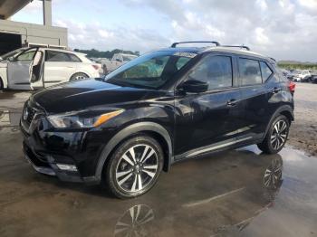  Salvage Nissan Kicks