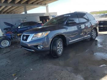  Salvage Nissan Pathfinder