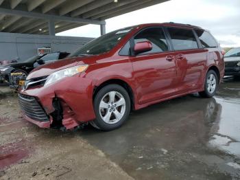  Salvage Toyota Sienna