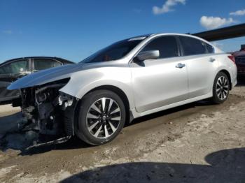  Salvage Nissan Altima