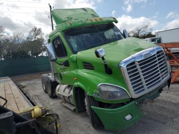  Salvage Freightliner Cascadia 1