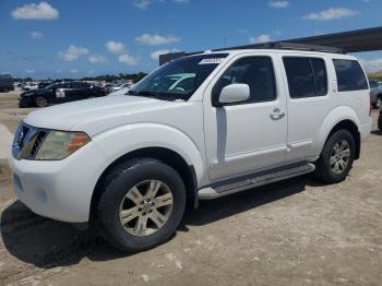  Salvage Nissan Pathfinder