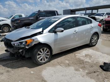  Salvage Kia Forte