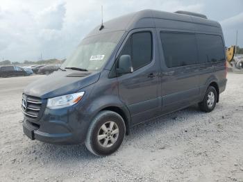  Salvage Mercedes-Benz Sprinter
