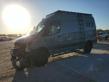  Salvage Winnebago Sprinter 2