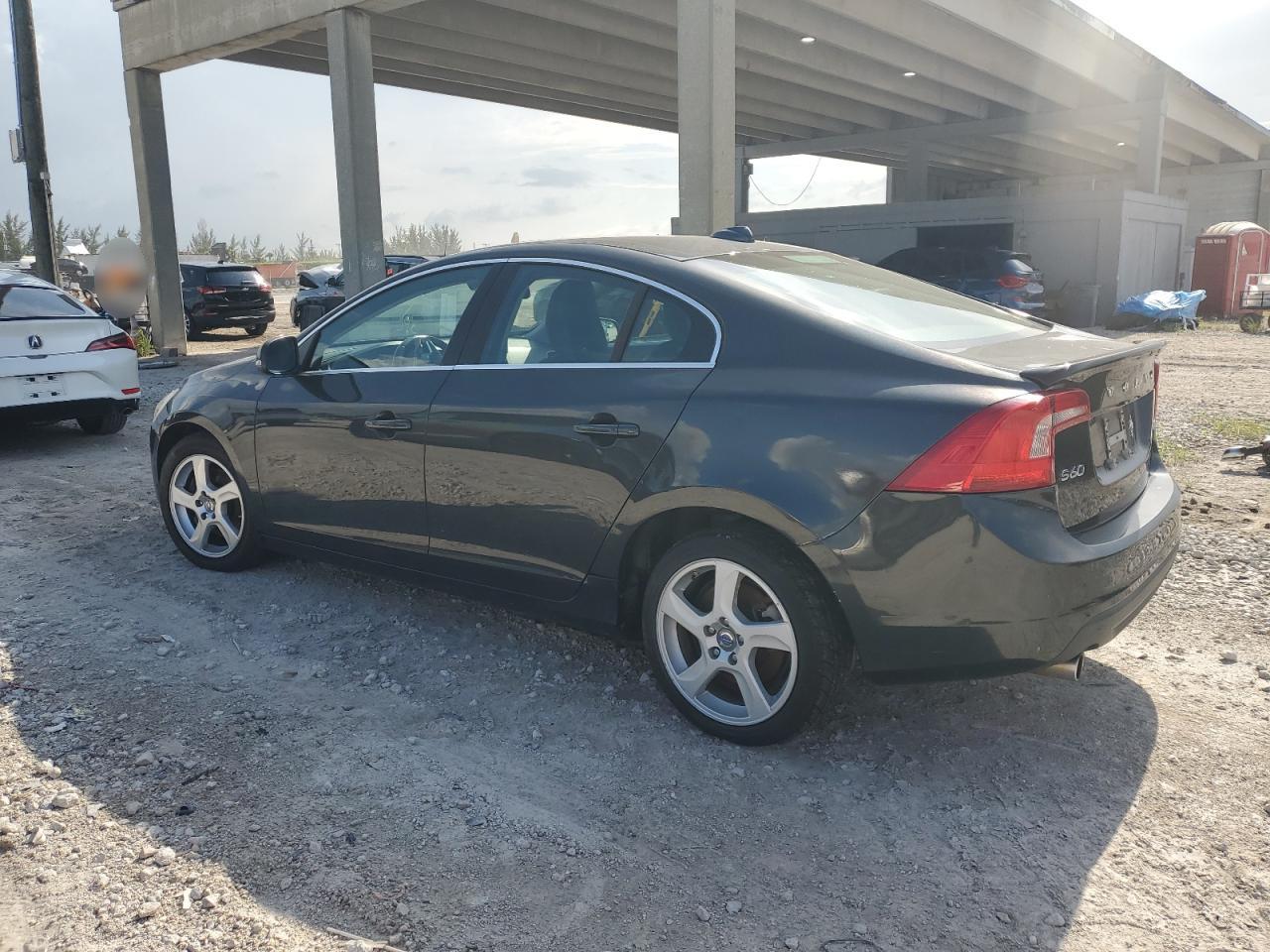 Volvo S60 T5 Image 12