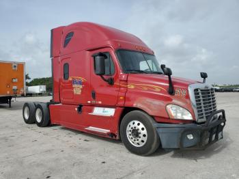 Salvage Freightliner Cascadia 1