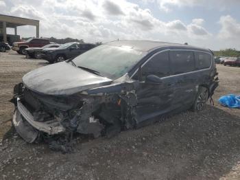  Salvage Chrysler Pacifica