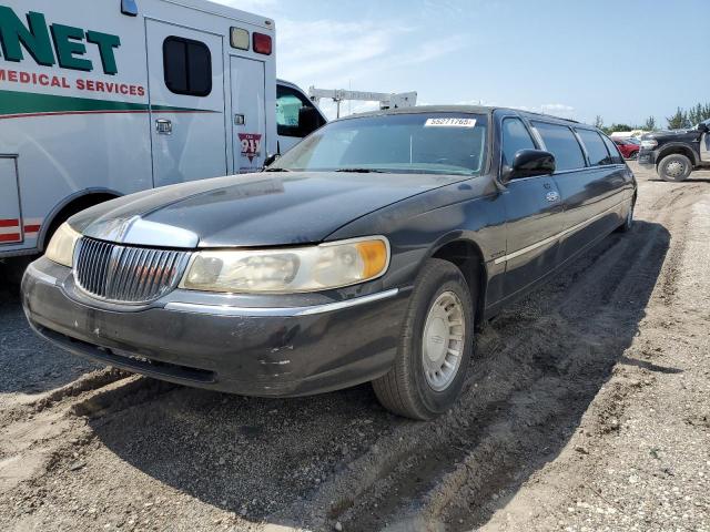  Salvage Lincoln Towncar