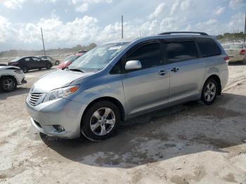  Salvage Toyota Sienna