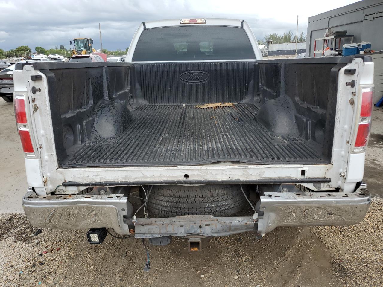 Ford F-150 Super Cab Image 5