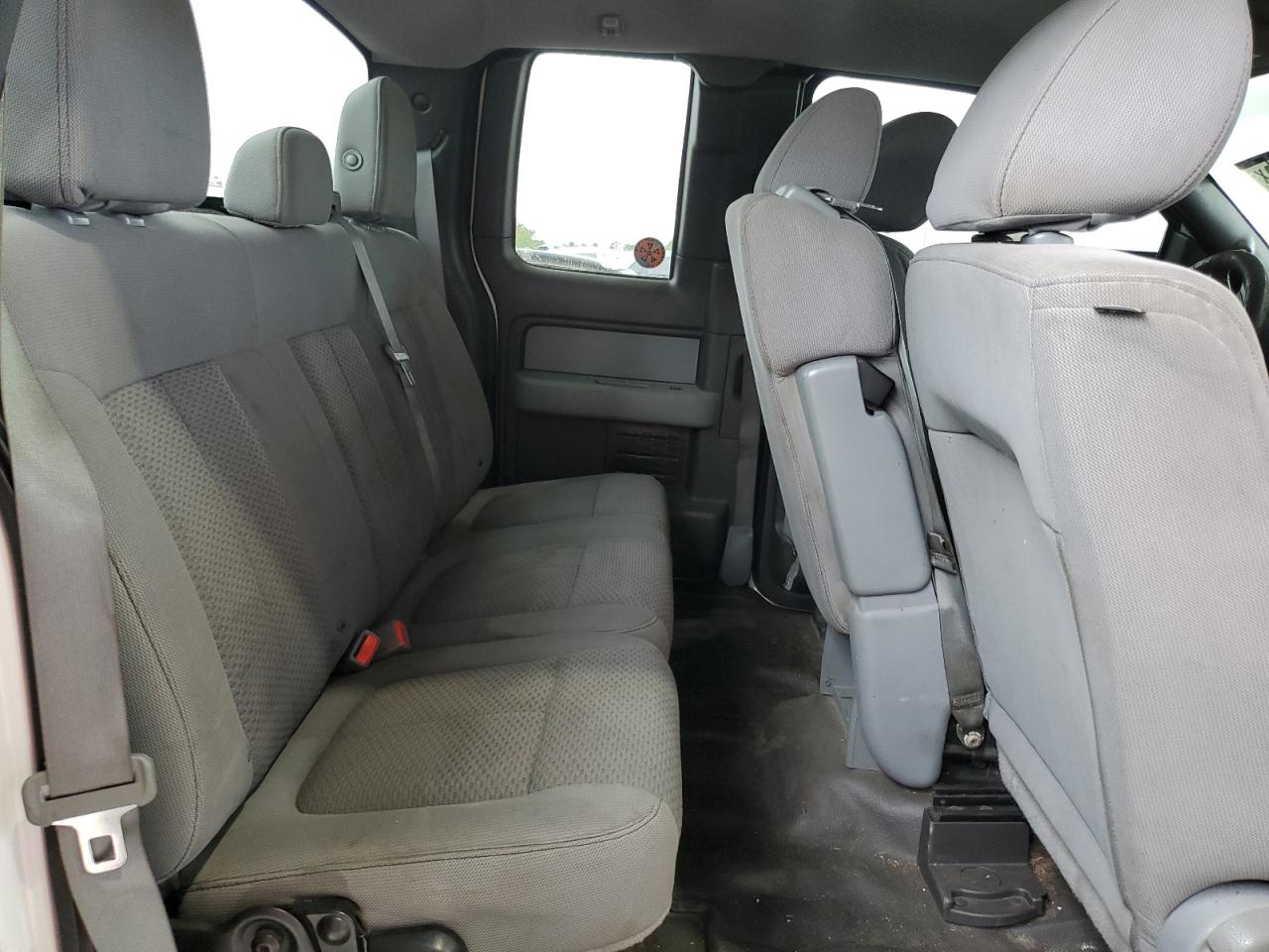 Ford F-150 Super Cab Image 6