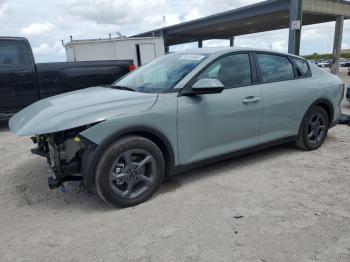  Salvage Kia K4 Lx