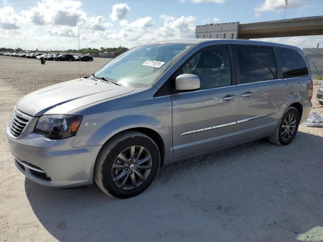  Salvage Chrysler Minivan
