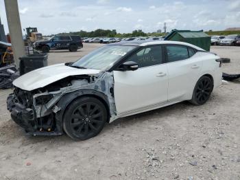  Salvage Nissan Maxima