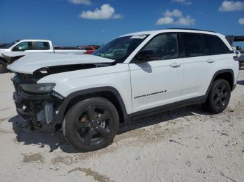  Salvage Jeep Grand Cherokee