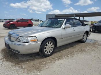  Salvage Lincoln Towncar