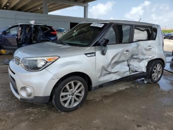  Salvage Kia Borrego