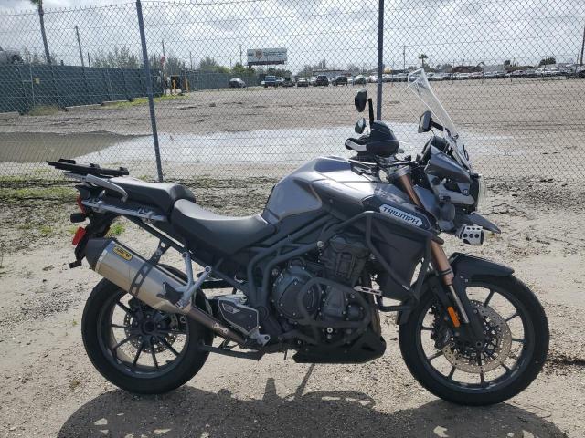 Salvage Triumph Motorcycle Motrcycle