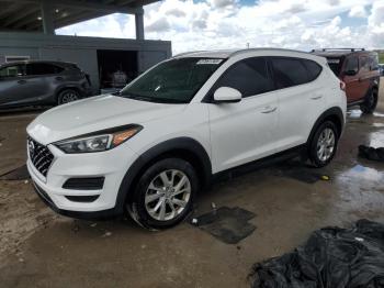  Salvage Hyundai TUCSON