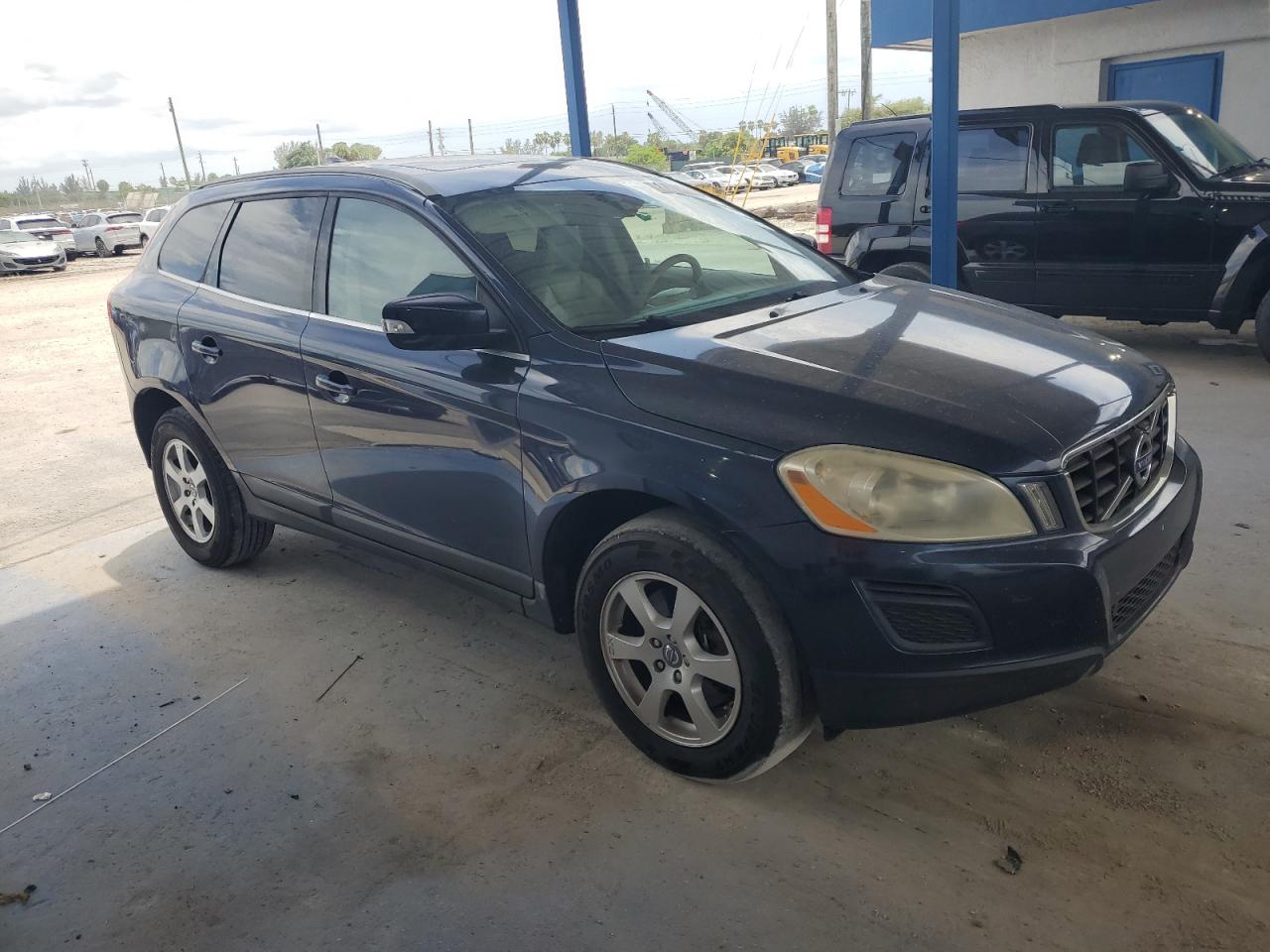 Volvo XC60 3.2 Image 2