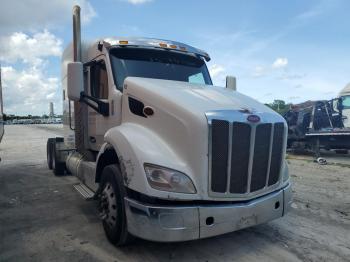  Salvage Peterbilt 579
