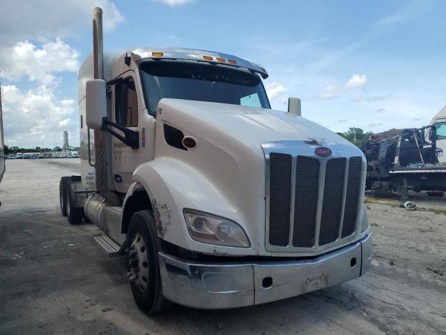  Salvage Peterbilt 579