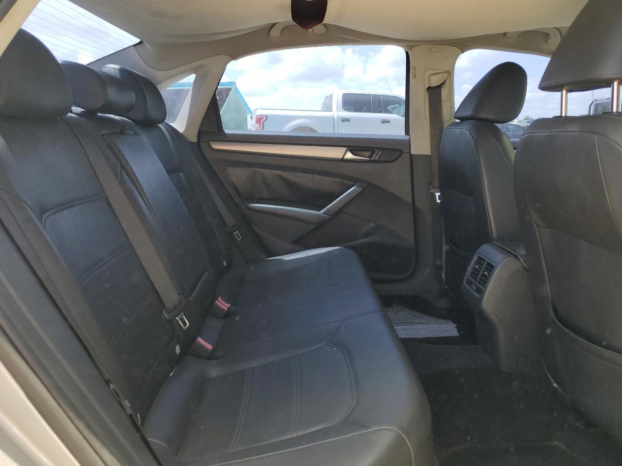 Volk Passat Se Image 8