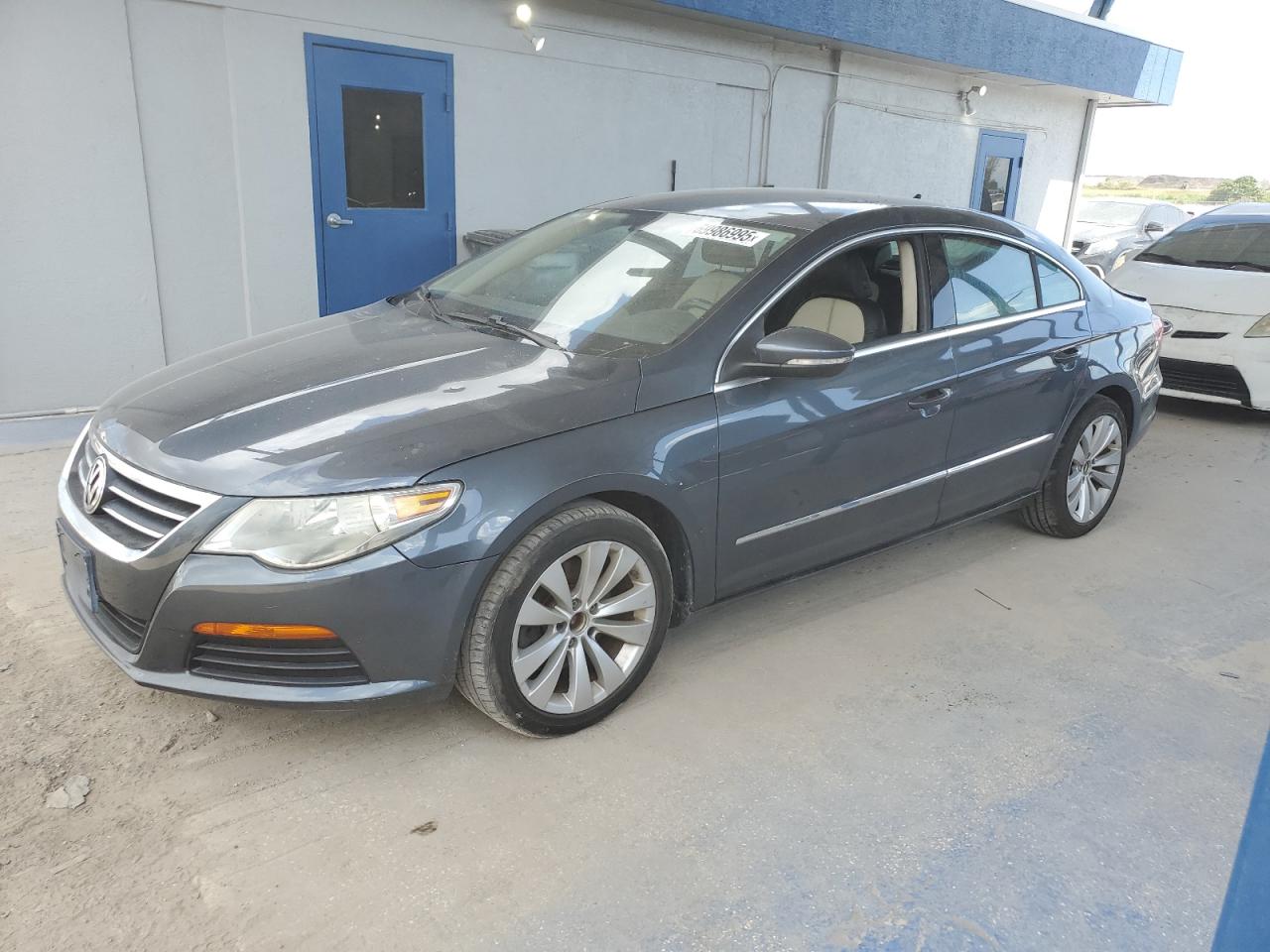 Volkswagen CC Sport Image 1