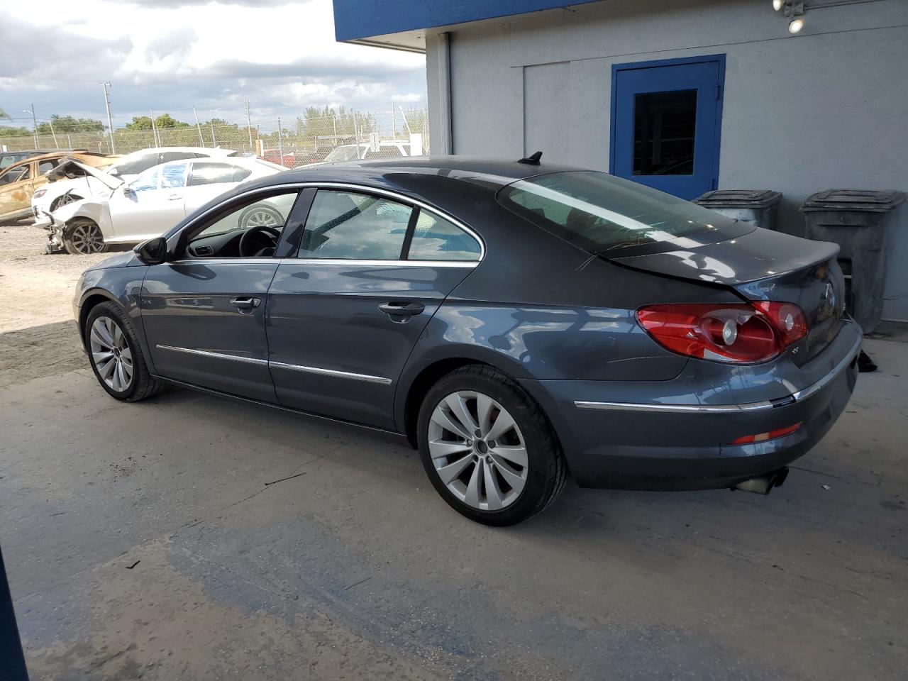Volkswagen CC Sport Image 2
