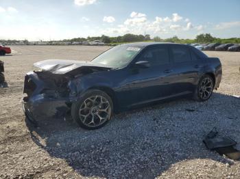  Salvage Chrysler 300