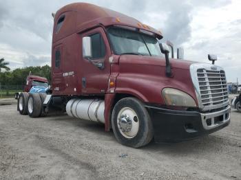  Salvage Freightliner Cascadia 1