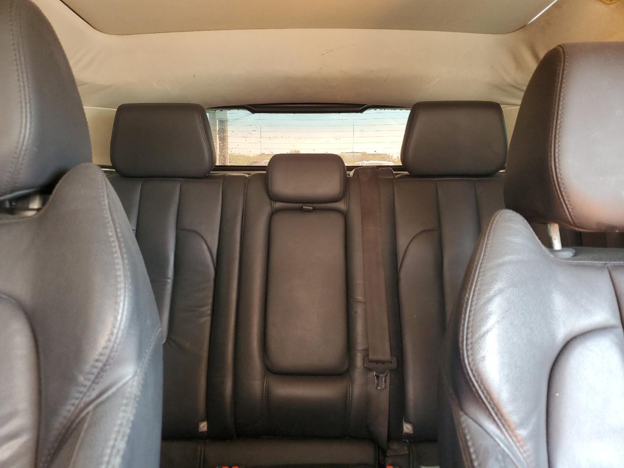 Land Rover Range Rover Pure Premium Image 12