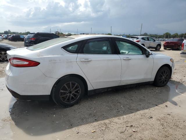 Ford Fusion S Image 12