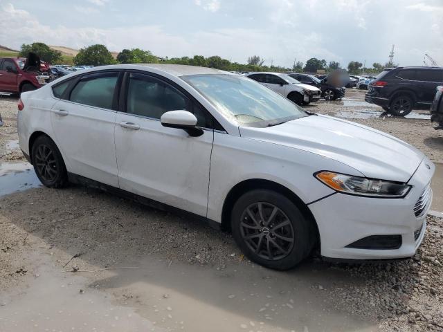 Ford Fusion S Image 5