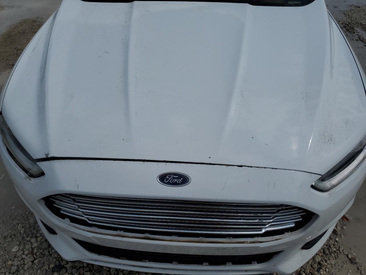 Ford Fusion S Image 10