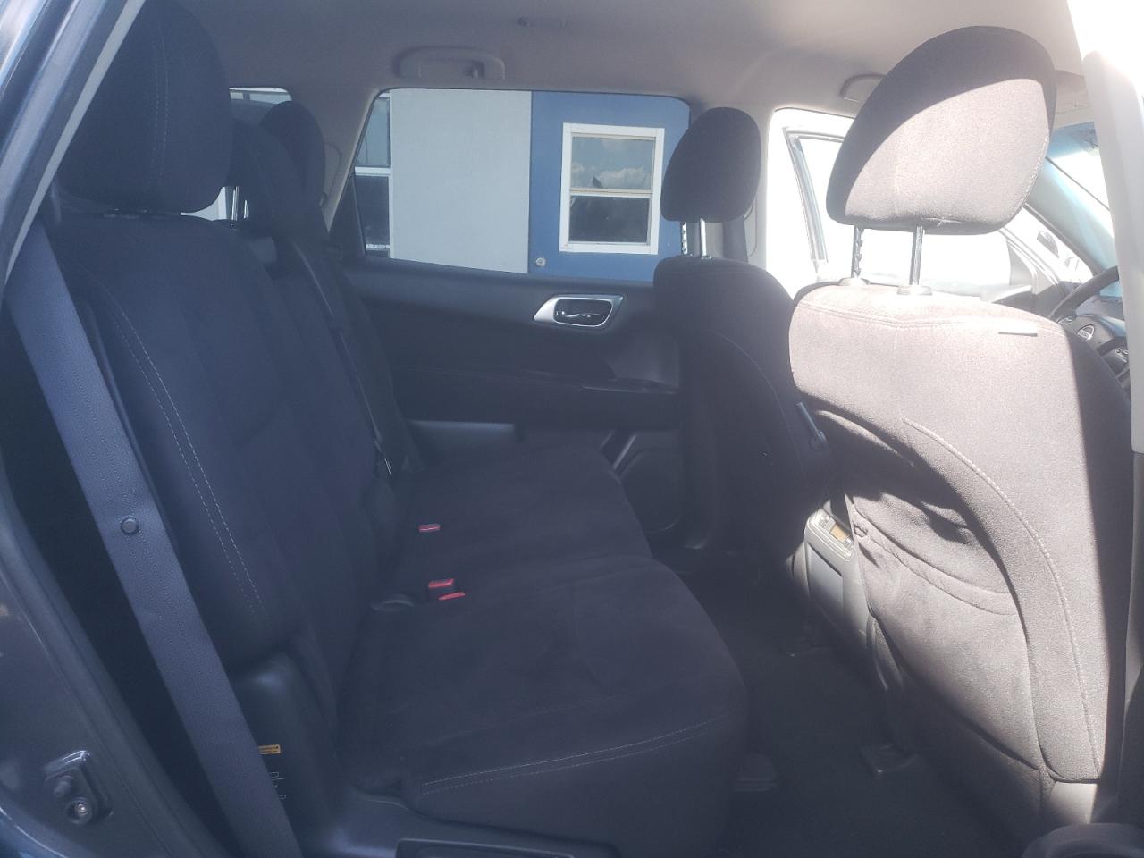 Nissan Pathfinder S Image 2