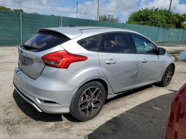 Ford Focus Se Image 12