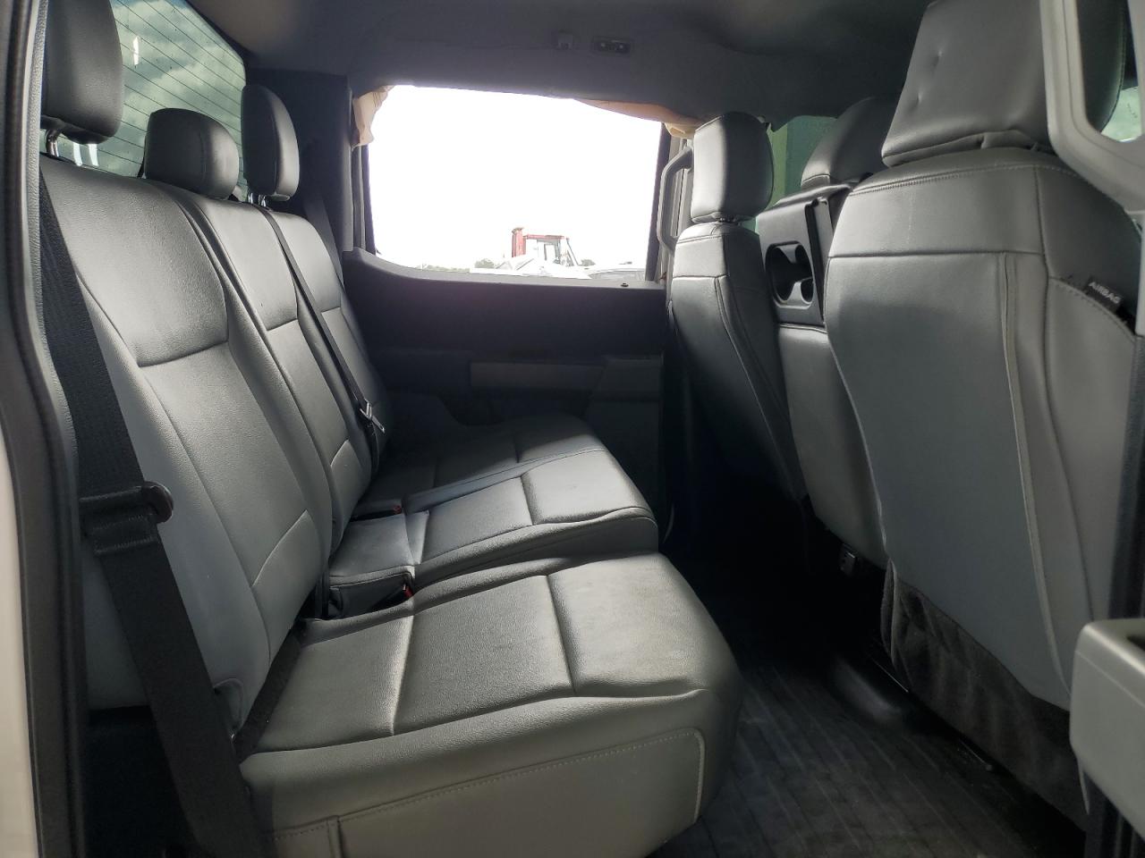 Ford F-150 Supercrew Image 9